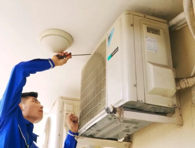 Bảo trì hệ thống máy lạnh dân dụng Tân Bình